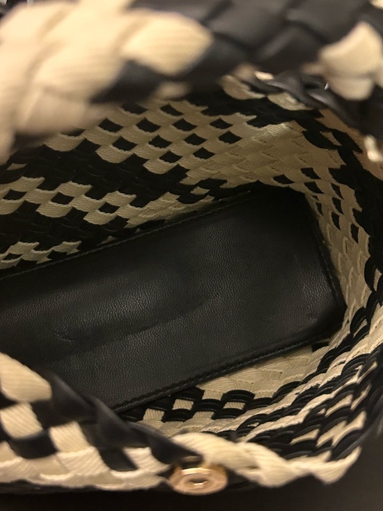 NWT ALTR’D STATE Woven Black & Cream Handbag - Picture 5 of 5